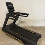 Matrix Laufband mit Premium LED Konsole, 3,5 Jahre alt