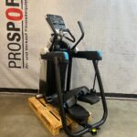 Precor AMT Adaptive Motion Trainer 835 mit P30 Konsole, schwarz