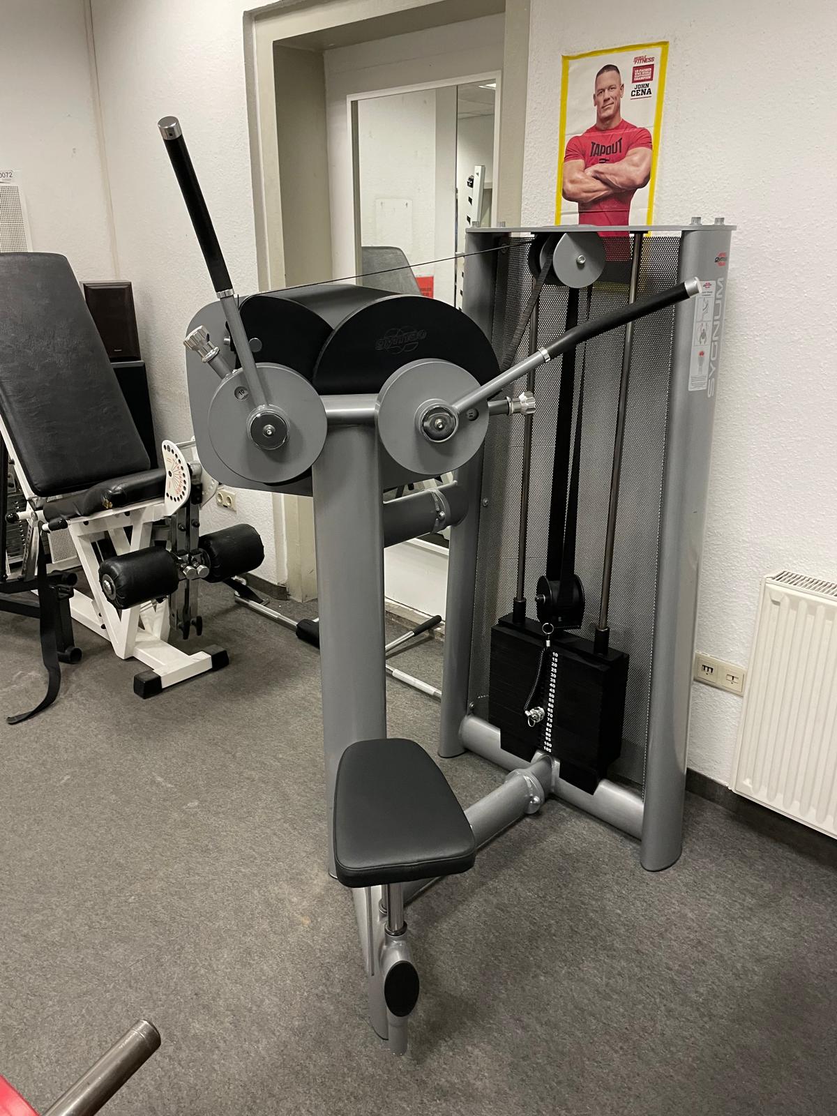 Gym 80 Sygnum Line Pectoral Machine