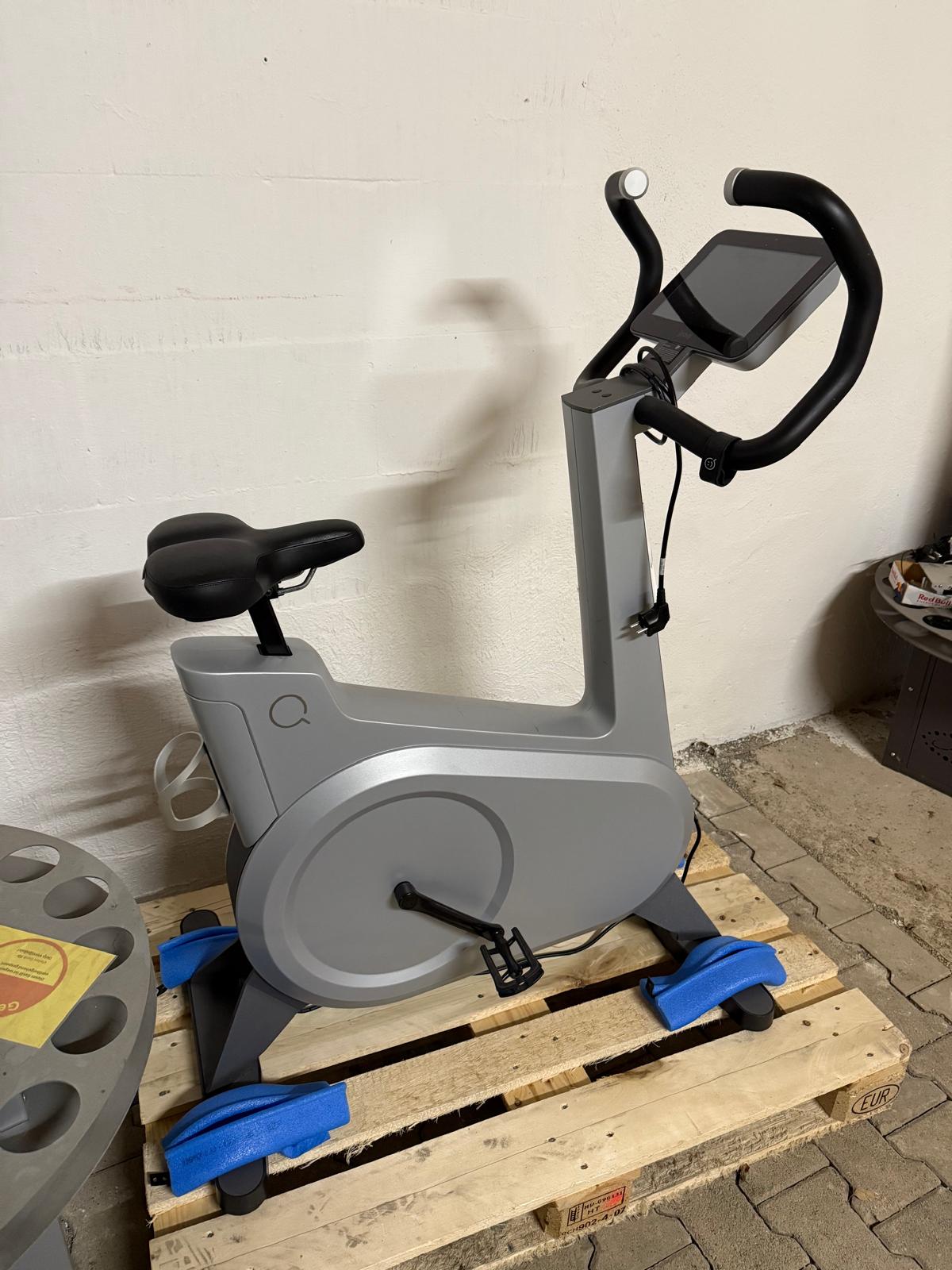 Milon Q Upright Bike, Fahrradergometer