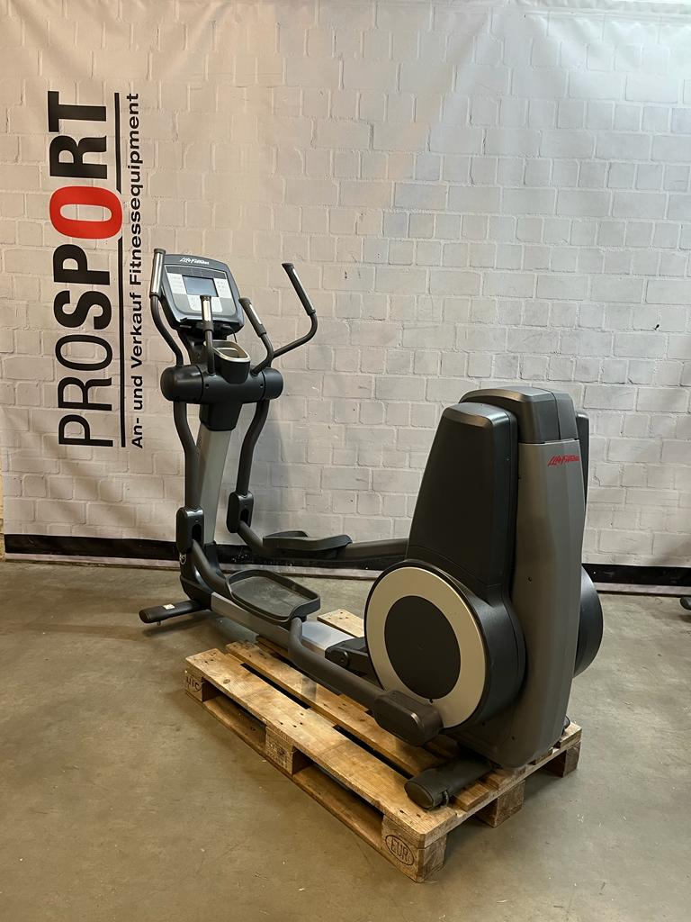 Life Fitness Elevation Series Crosstrainer mit Achieve Konsole