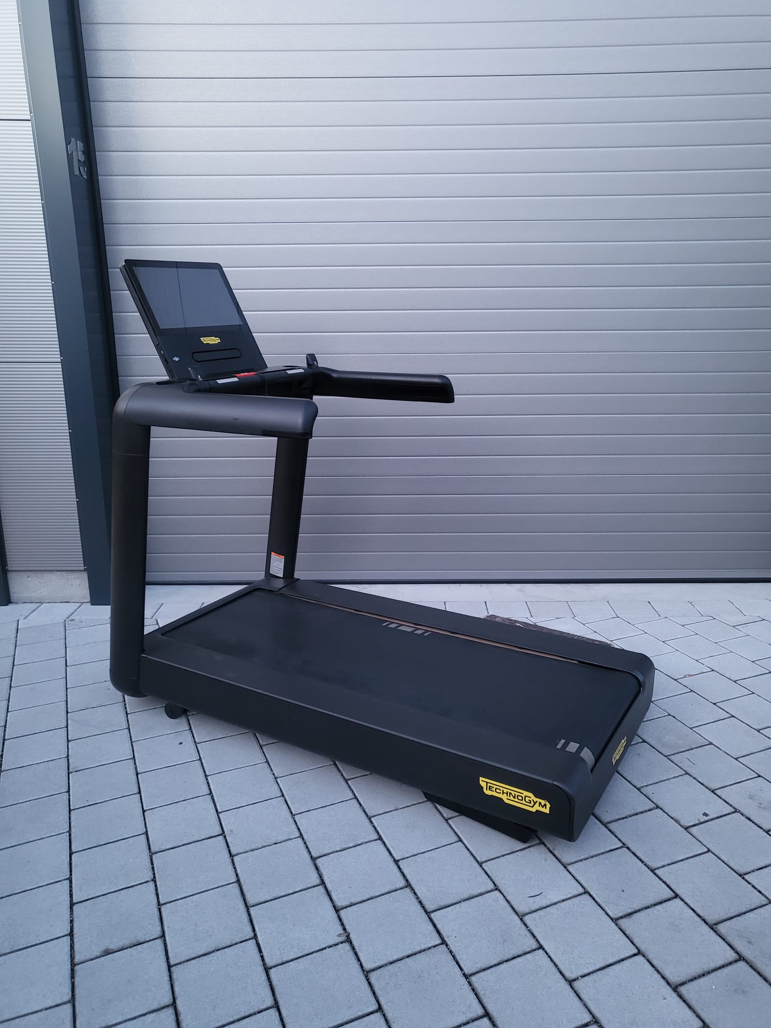 Technogym Run Live 19 Laufband, Treadmill