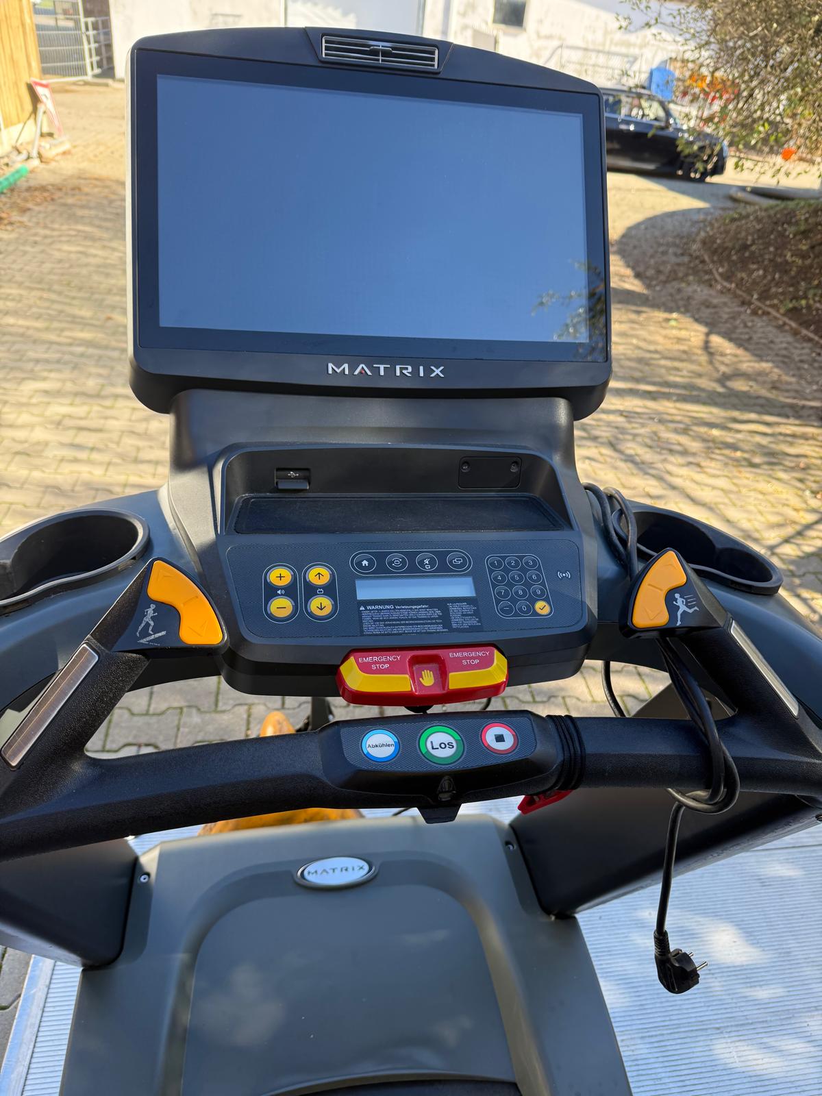 Matrix - Laufband mit Touchscreen-Konsole